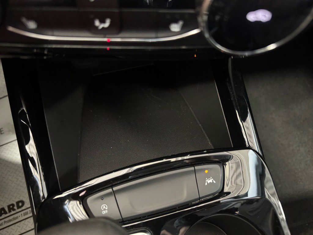 Used 2025 Chevrolet Trax ACTIV w/ Driver Confidence Package image 21