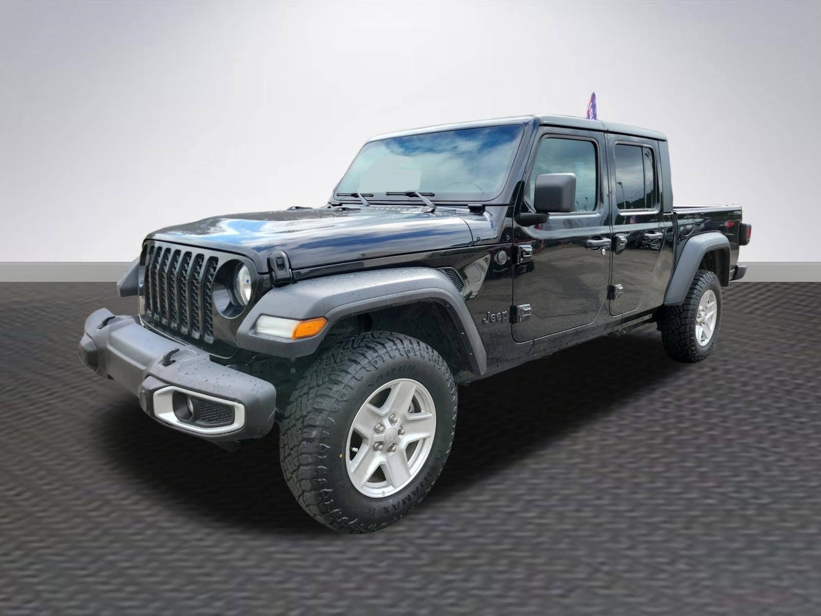 Used 2023 Jeep Gladiator Sport image 3