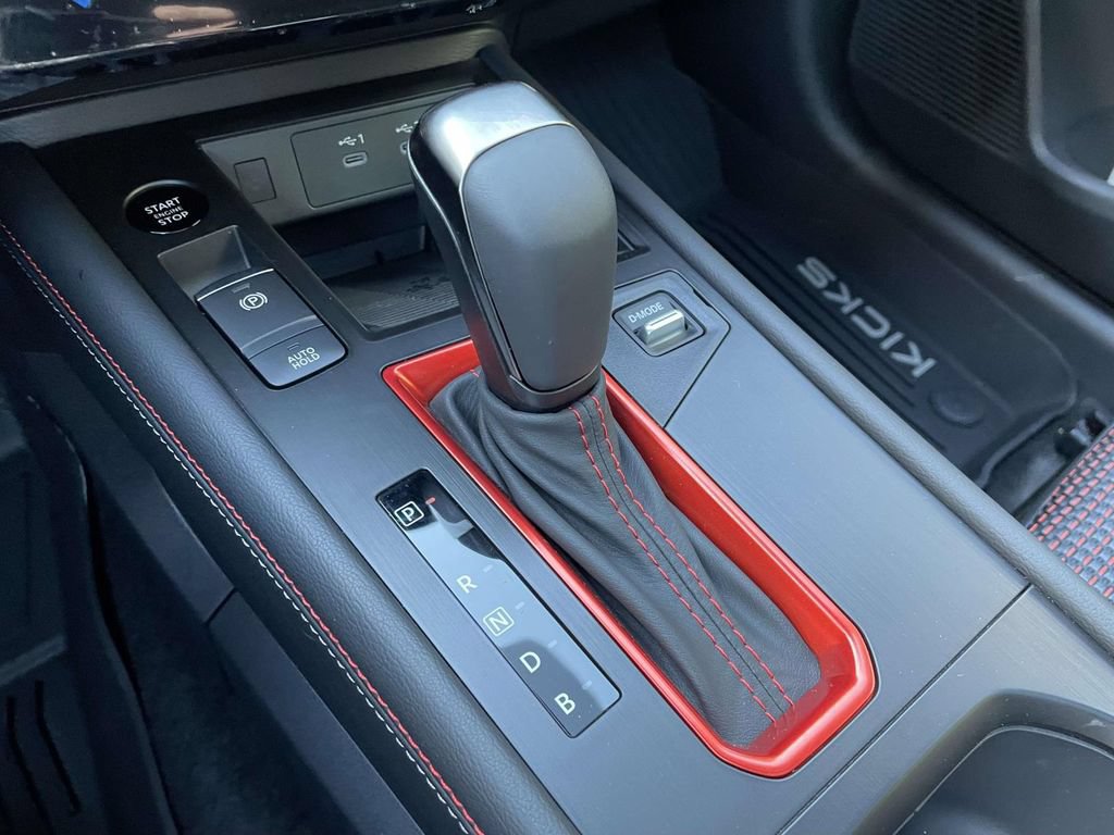 New 2026 Nissan Kicks SR w/ SR Premium Package FWD image 19