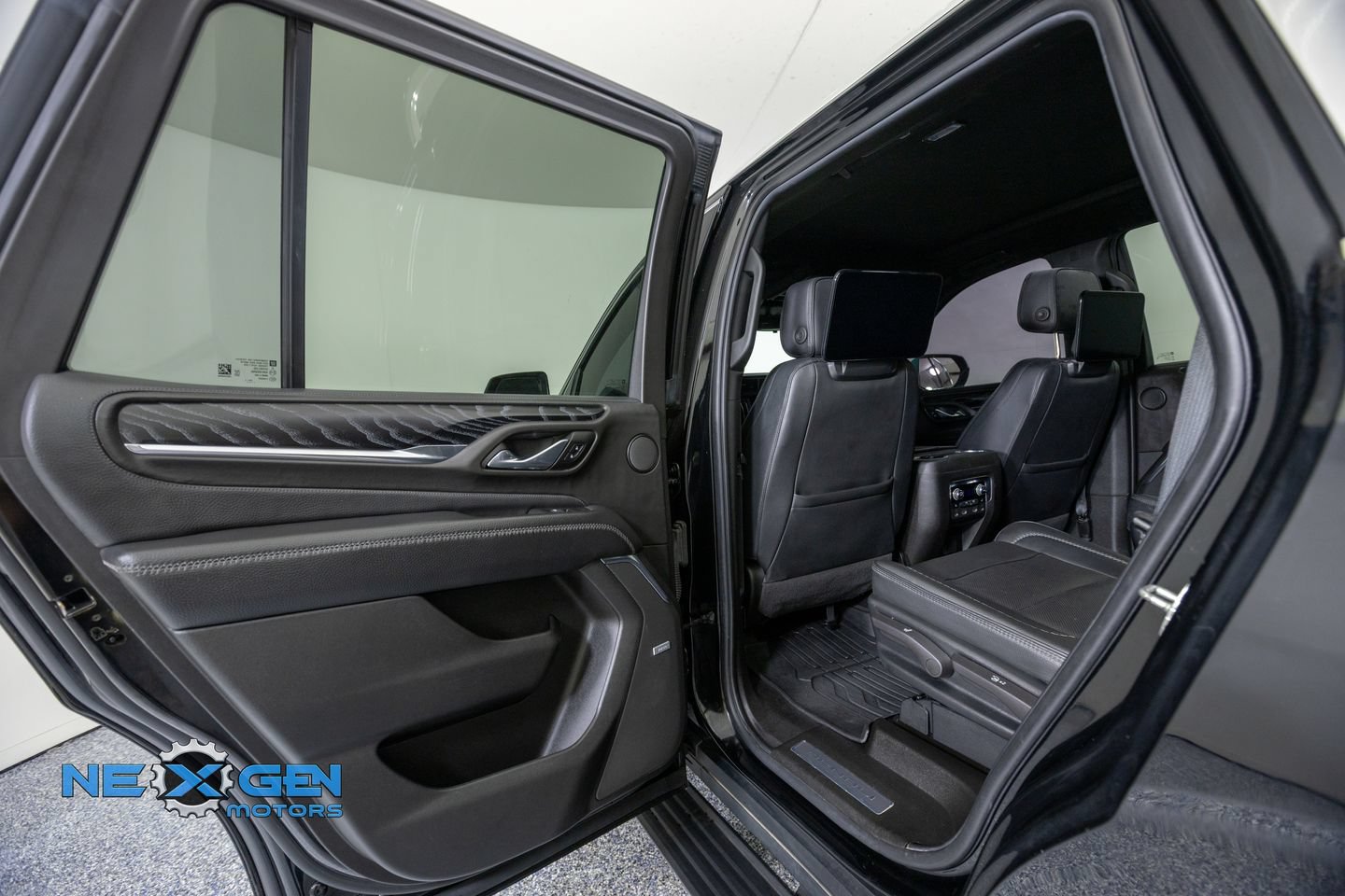 Used 2023 GMC Yukon Denali w/ Advanced Technology Package AWD/4WD image 25