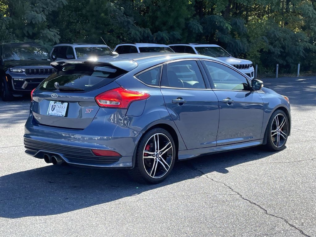Used 2018 Ford Focus ST w/ Equipment Group 402A FWD image 8