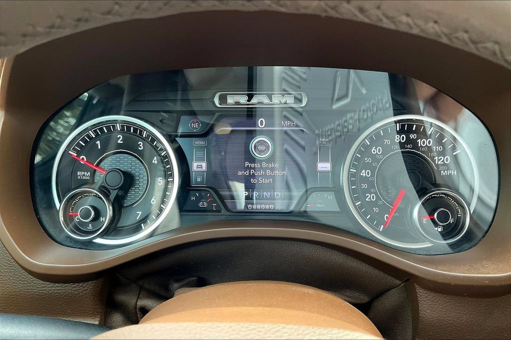 Used 2019 RAM 1500 Laramie AWD/4WD image 12