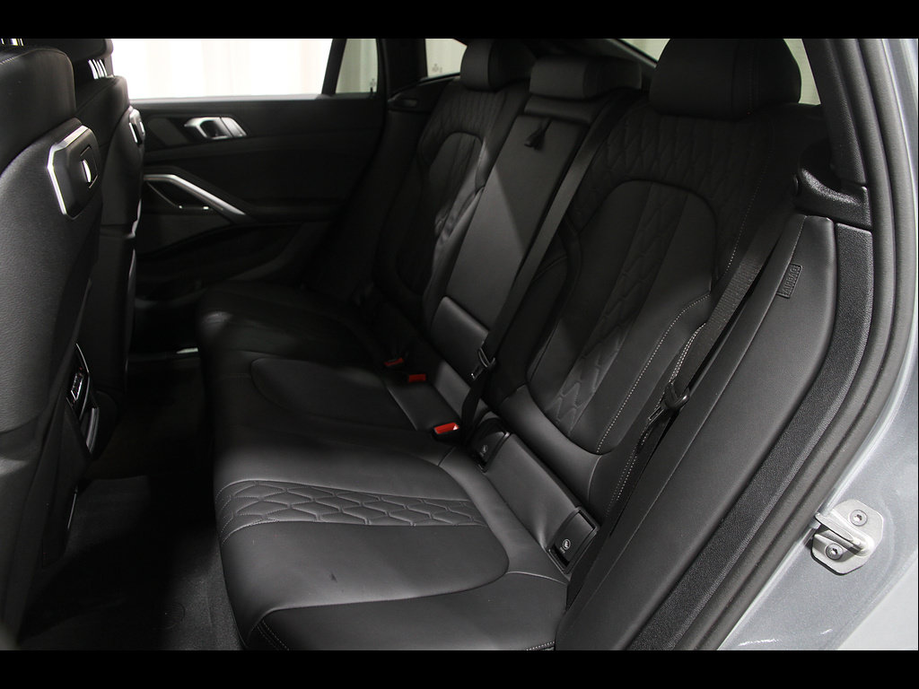 Used 2024 BMW X6 M60i w/ Climate Comfort Package AWD/4WD image 19
