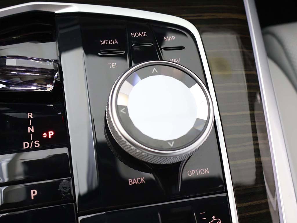 Used 2024 BMW X7 xDrive40i w/ Executive Package image 59