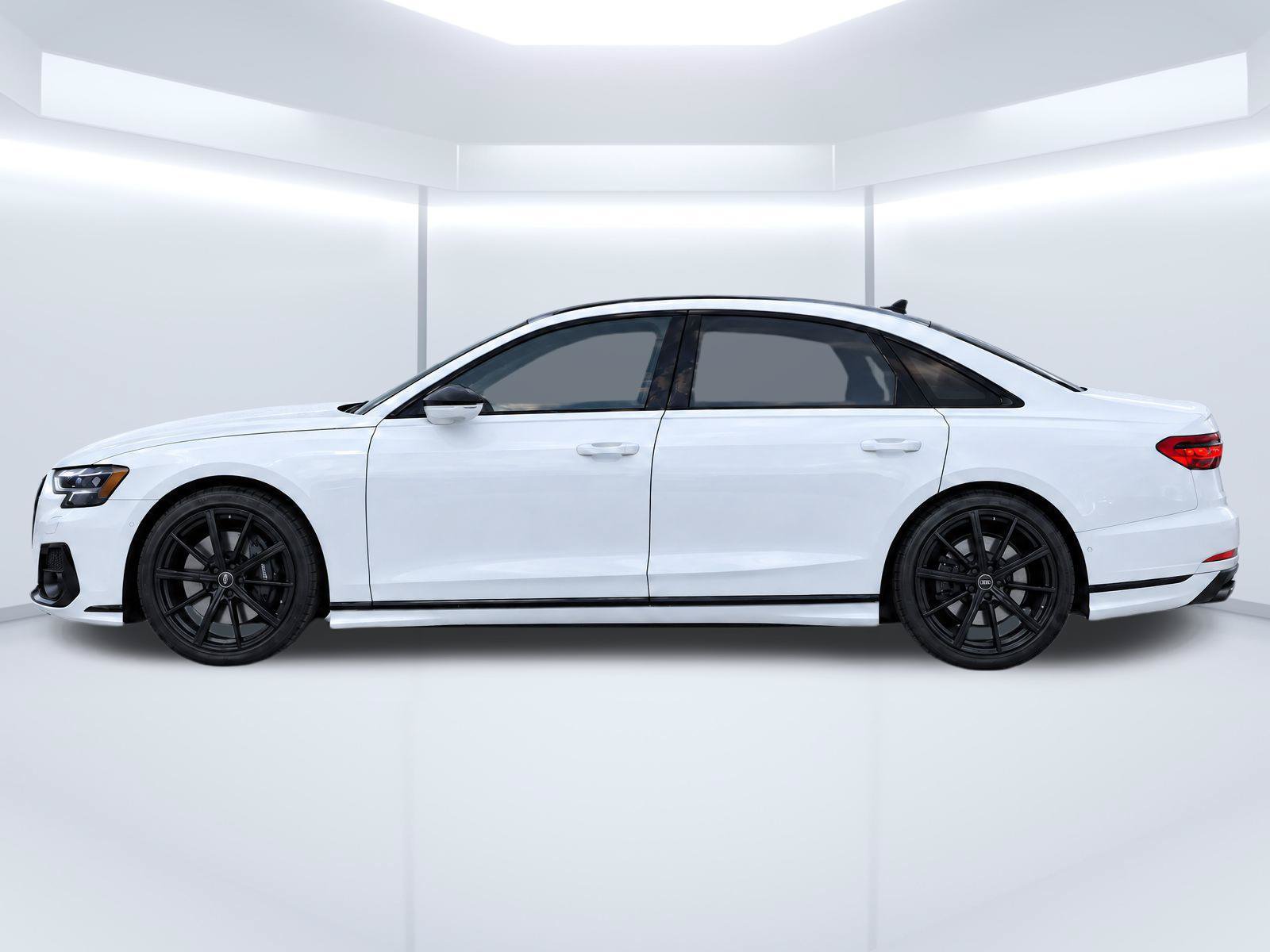 Used 2024 Audi S8 w/ S8 Comfort Plus Package AWD/4WD image 6