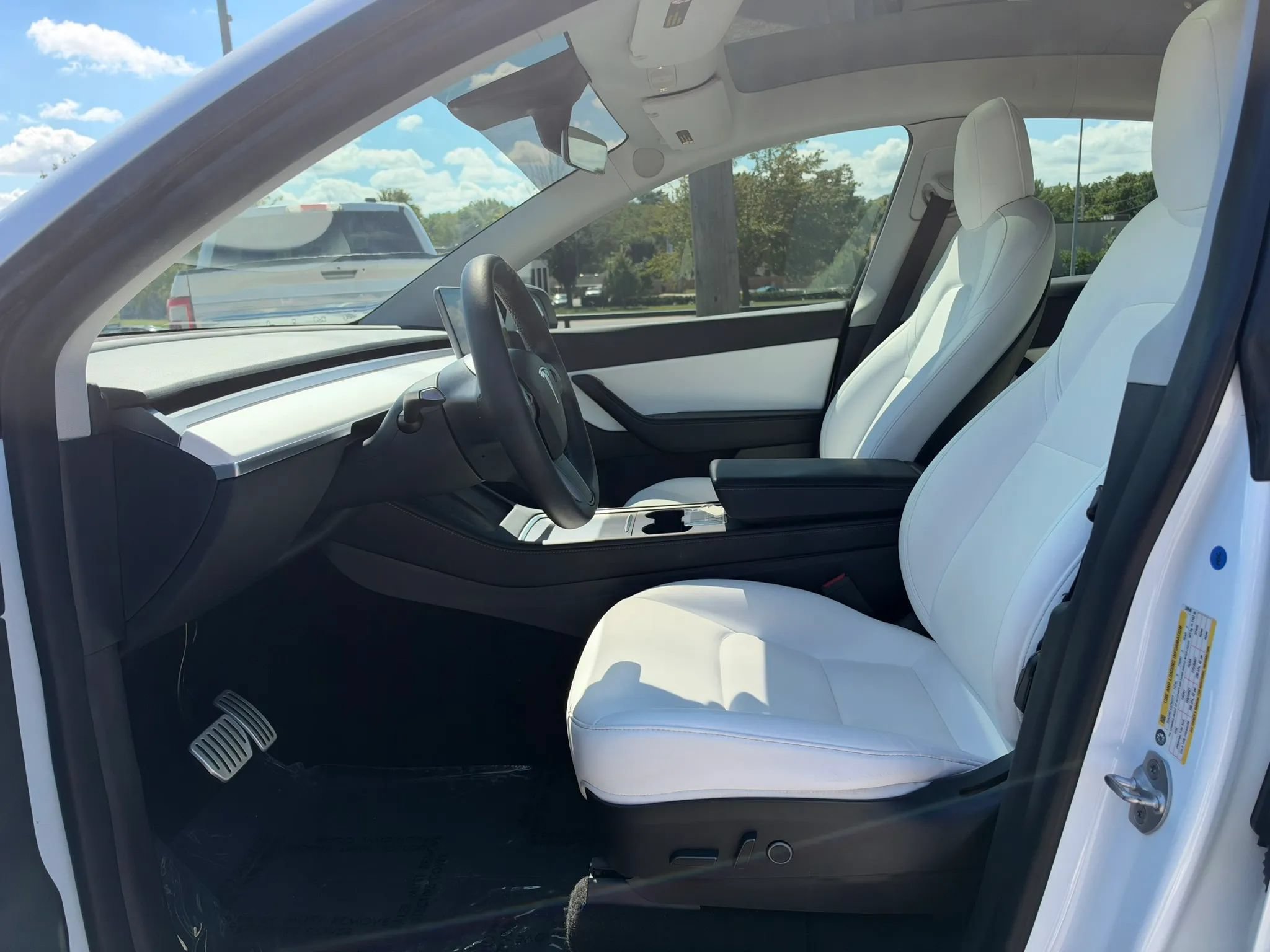 Used 2022 Tesla Model Y Performance AWD/4WD image 13