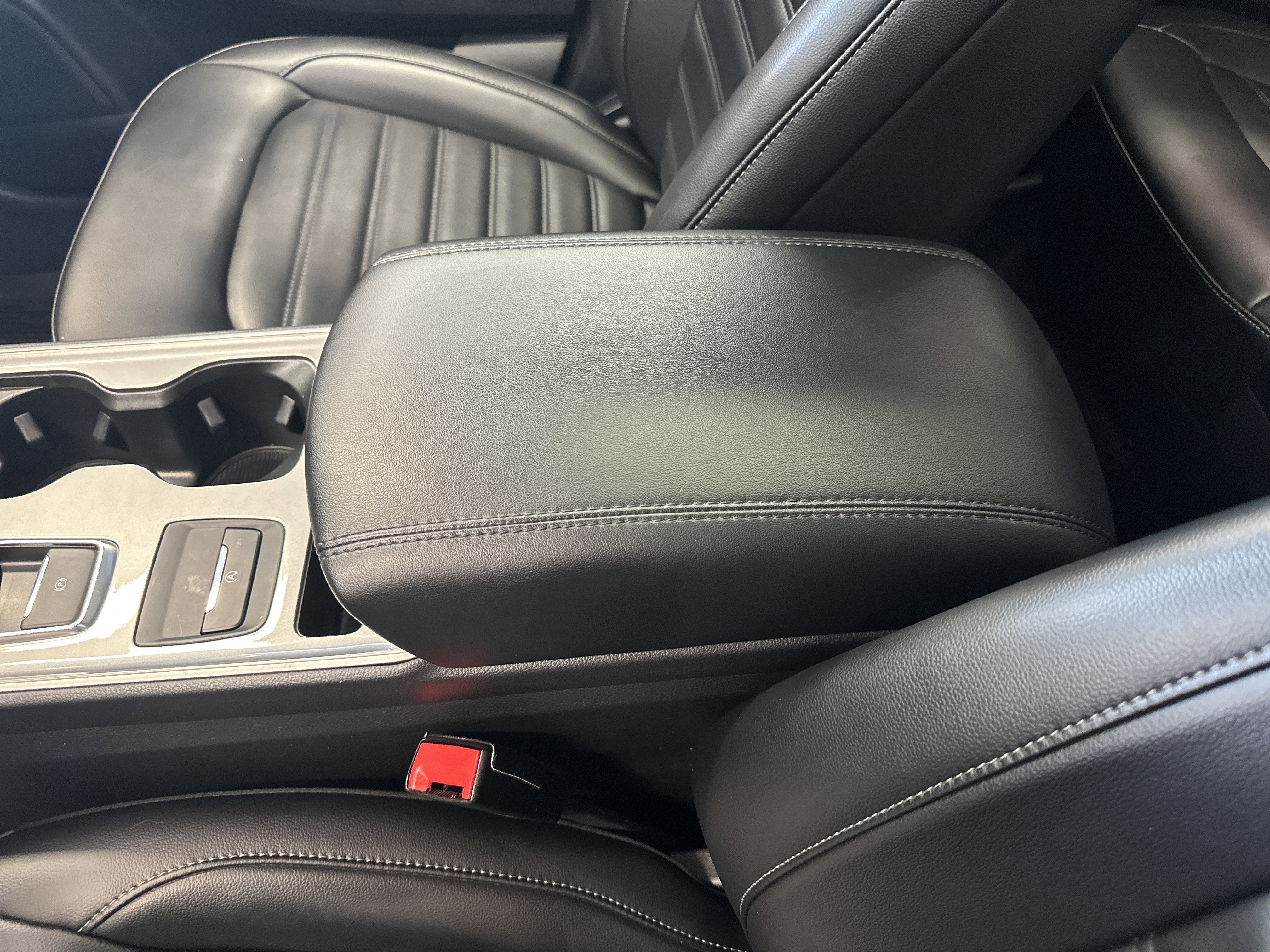 Used 2024 Ford Edge SEL w/ Convenience Package image 30