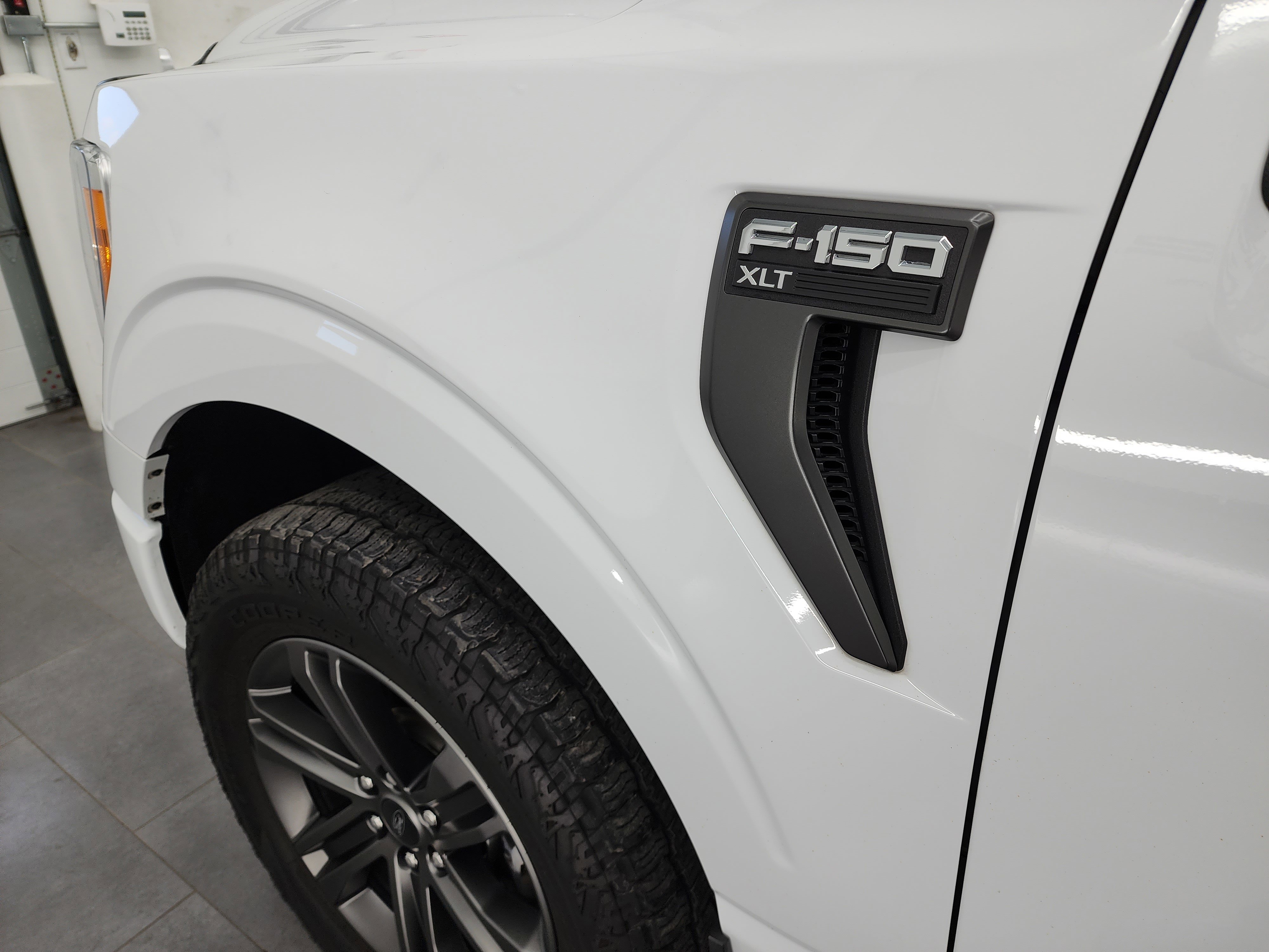 Used 2022 Ford F150 XLT w/ Equipment Group 302A High image 34