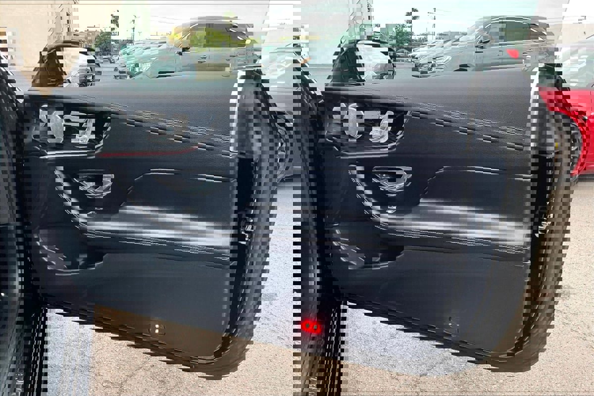 Used 2018 Mercedes-Benz E 400 Coupe w/ Premium 1 Package image 21