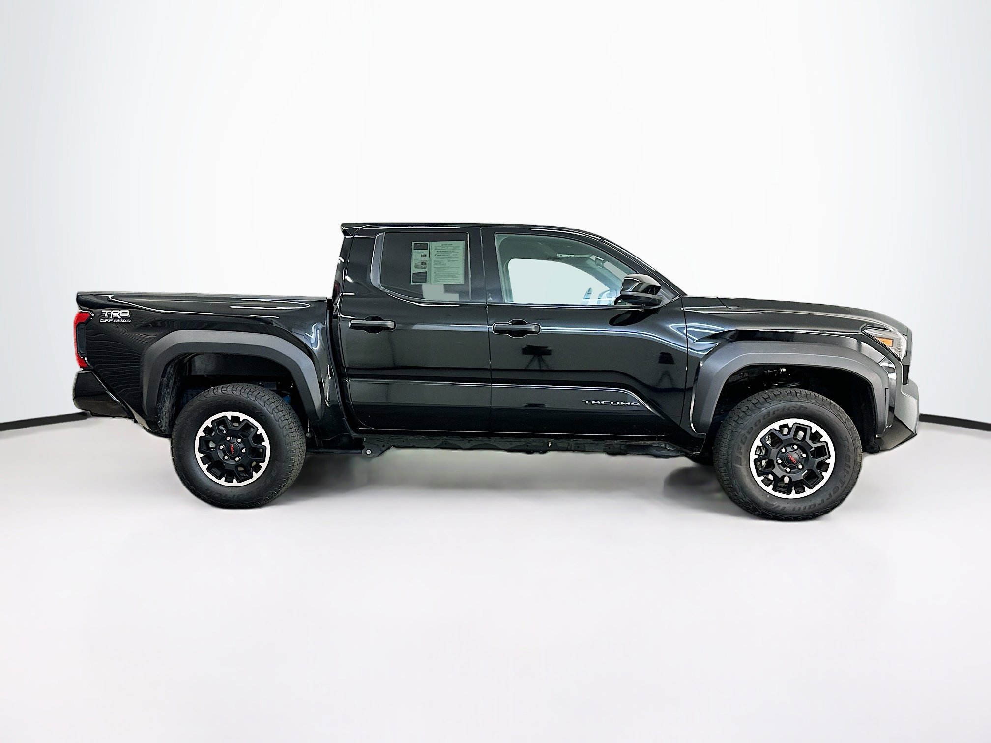 Used 2025 Toyota Tacoma TRD Off-Road image 10