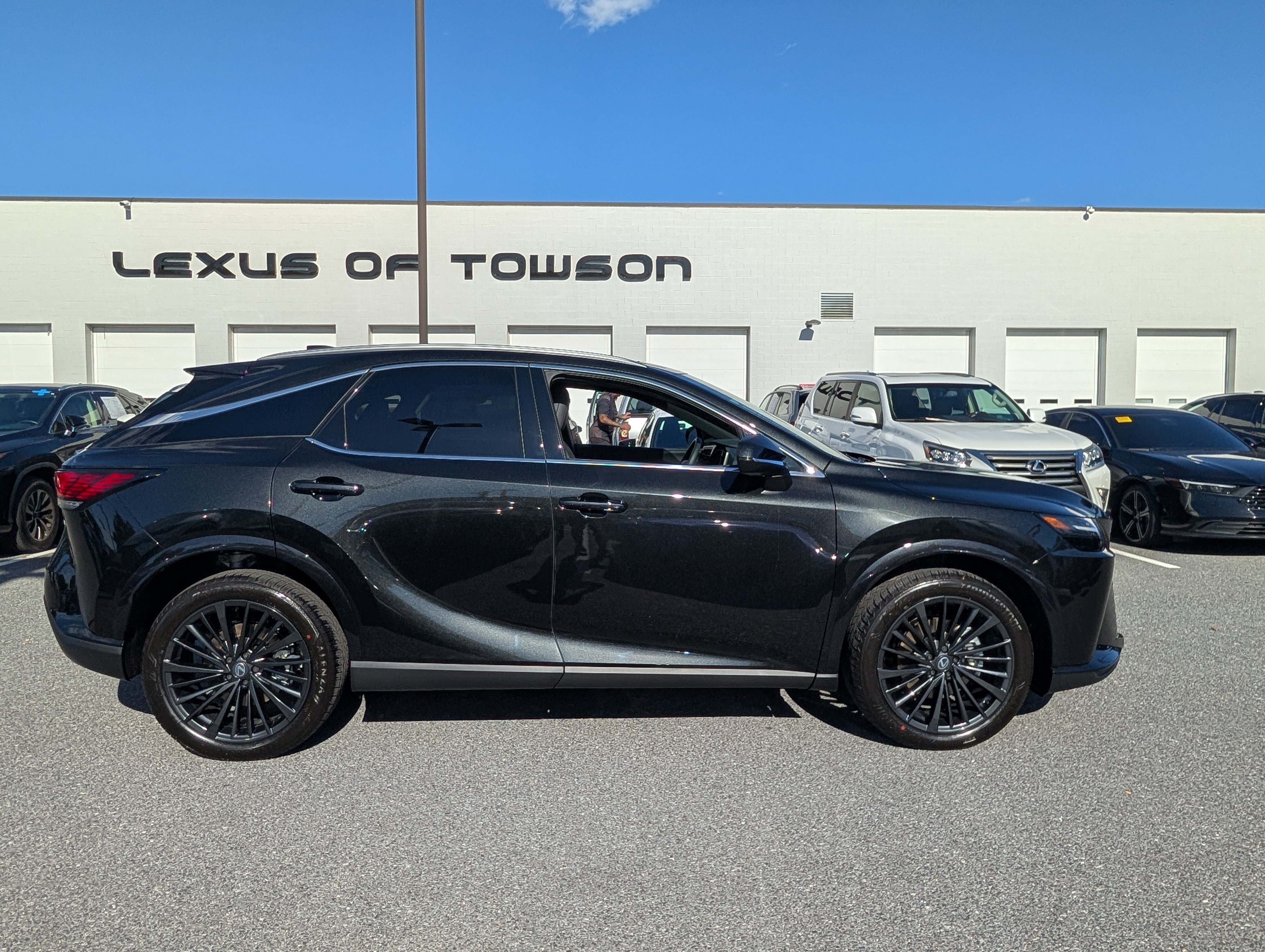 Certified 2026 Lexus RX 350h w/ Accessory Package (Z1) AWD/4WD image 2