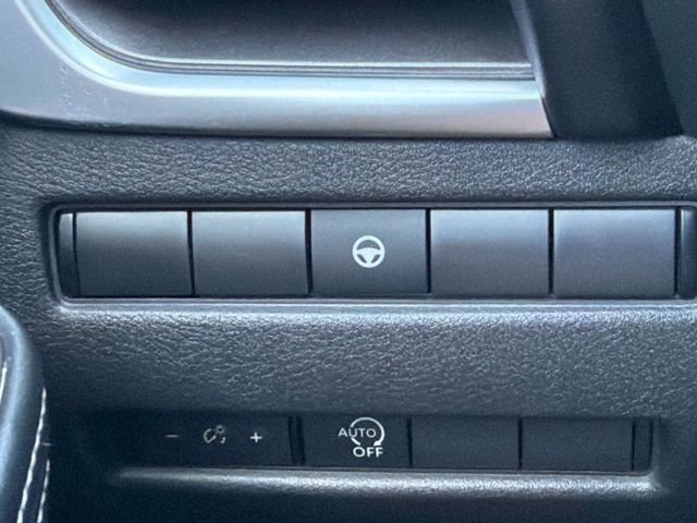 Certified 2023 Nissan Rogue SV FWD image 22
