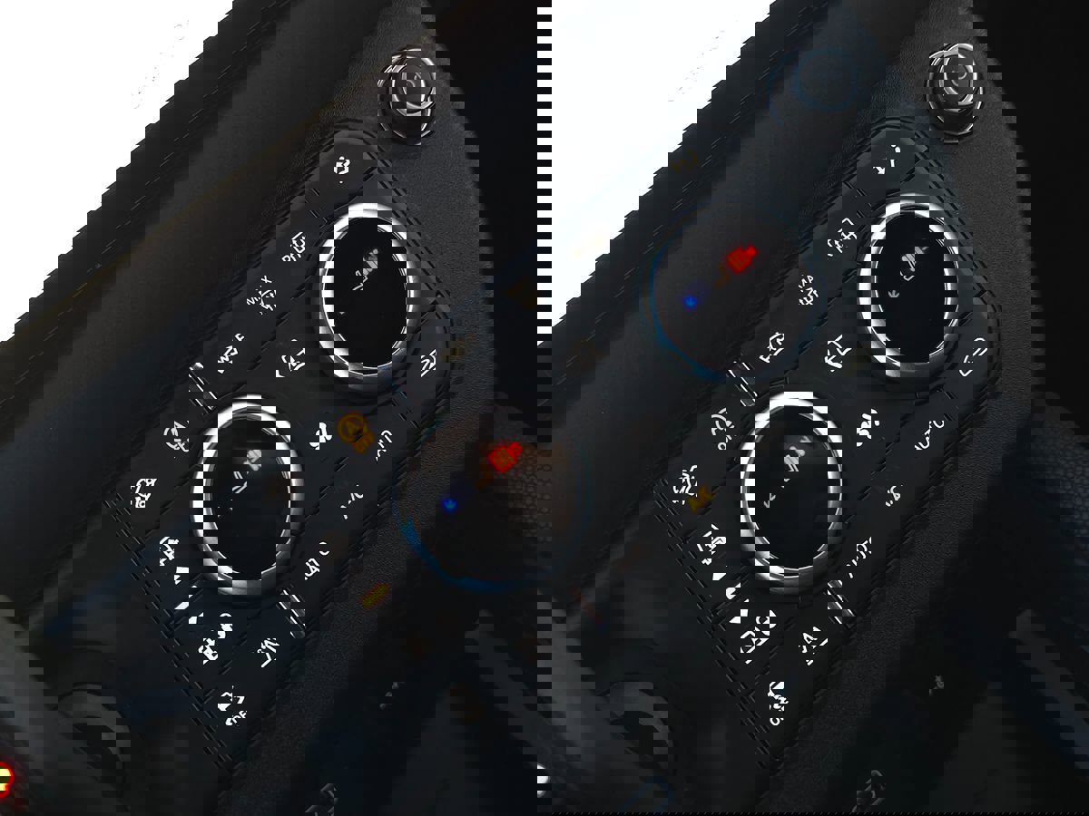 Used 2023 Land Rover Defender 110 75th Limited Edition image 63