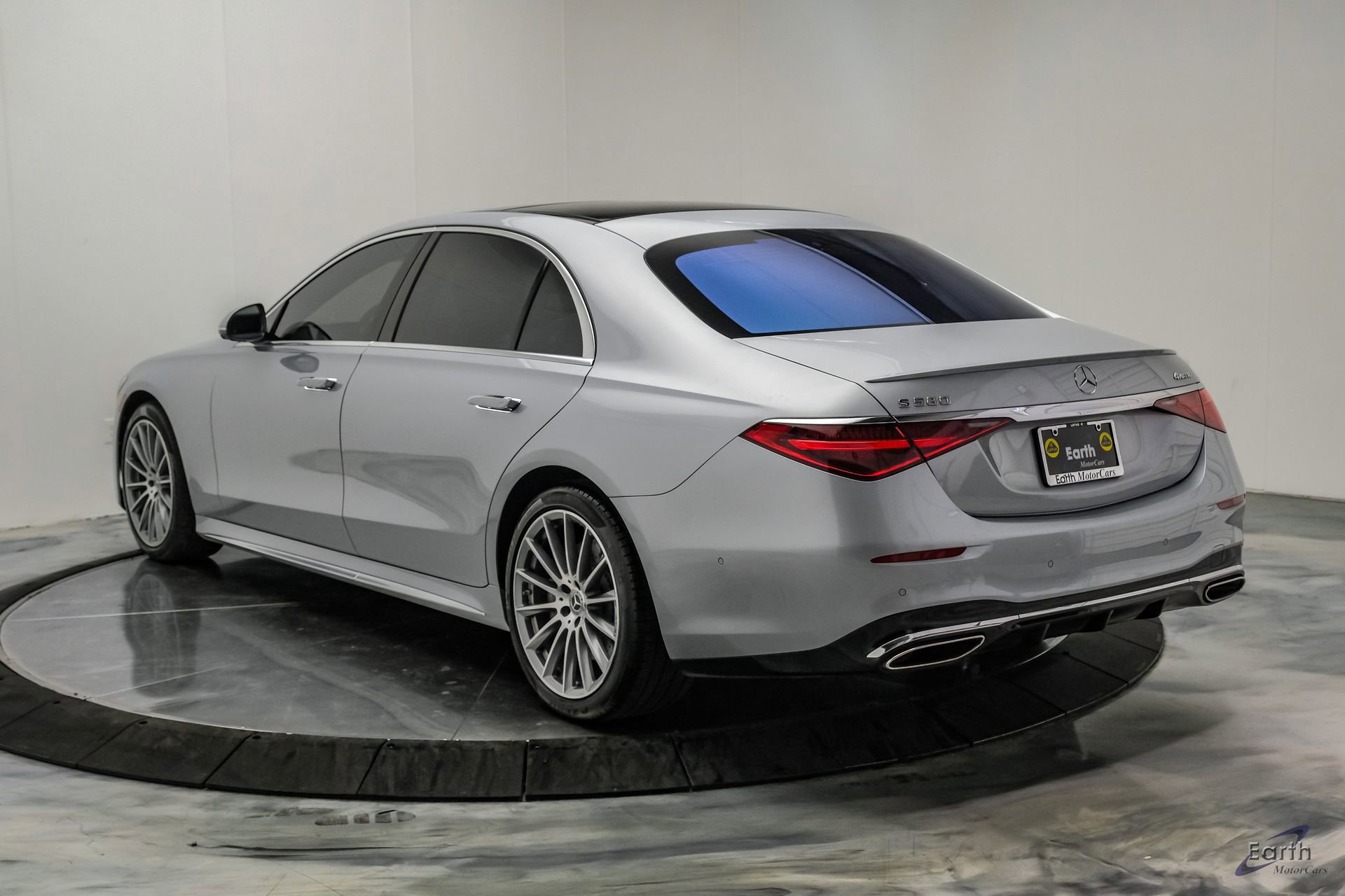 Used 2022 Mercedes-Benz S 580 4MATIC Sedan w/ AMG Line Package image 13