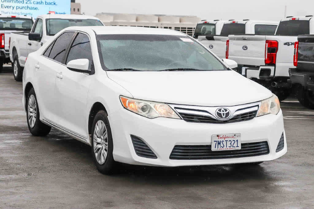 Used 2012 Toyota Camry LE FWD image 3