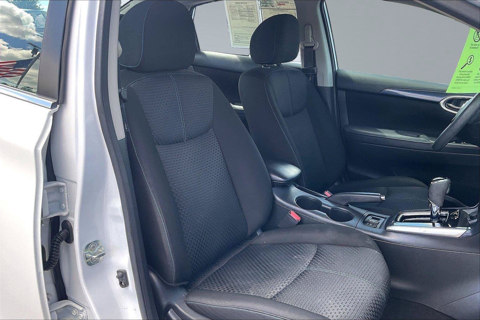 Used 2018 Nissan Sentra SR w/ SR Midnight Edition Package FWD image 8