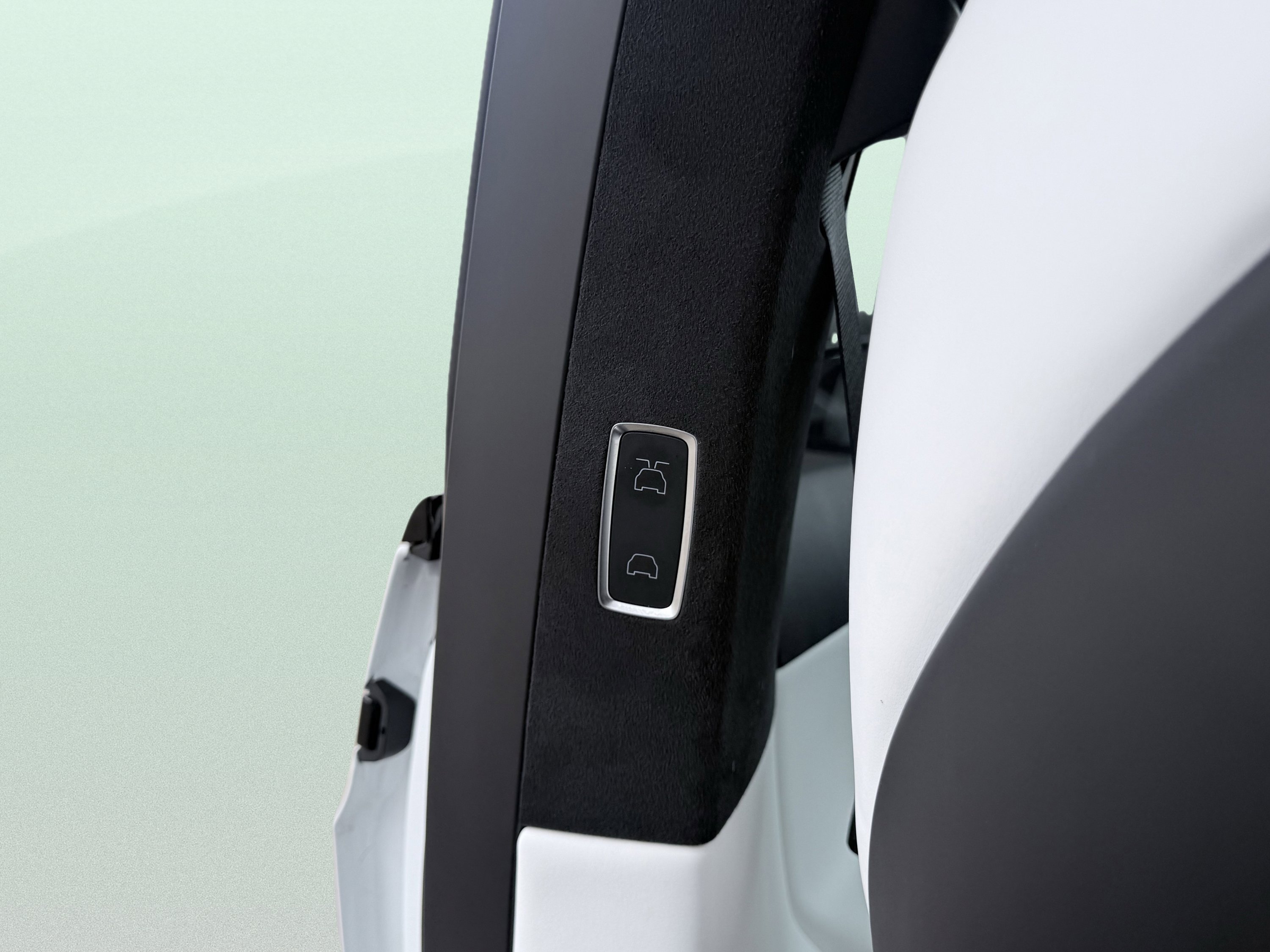 Used 2025 Tesla Model X Long Range image 46