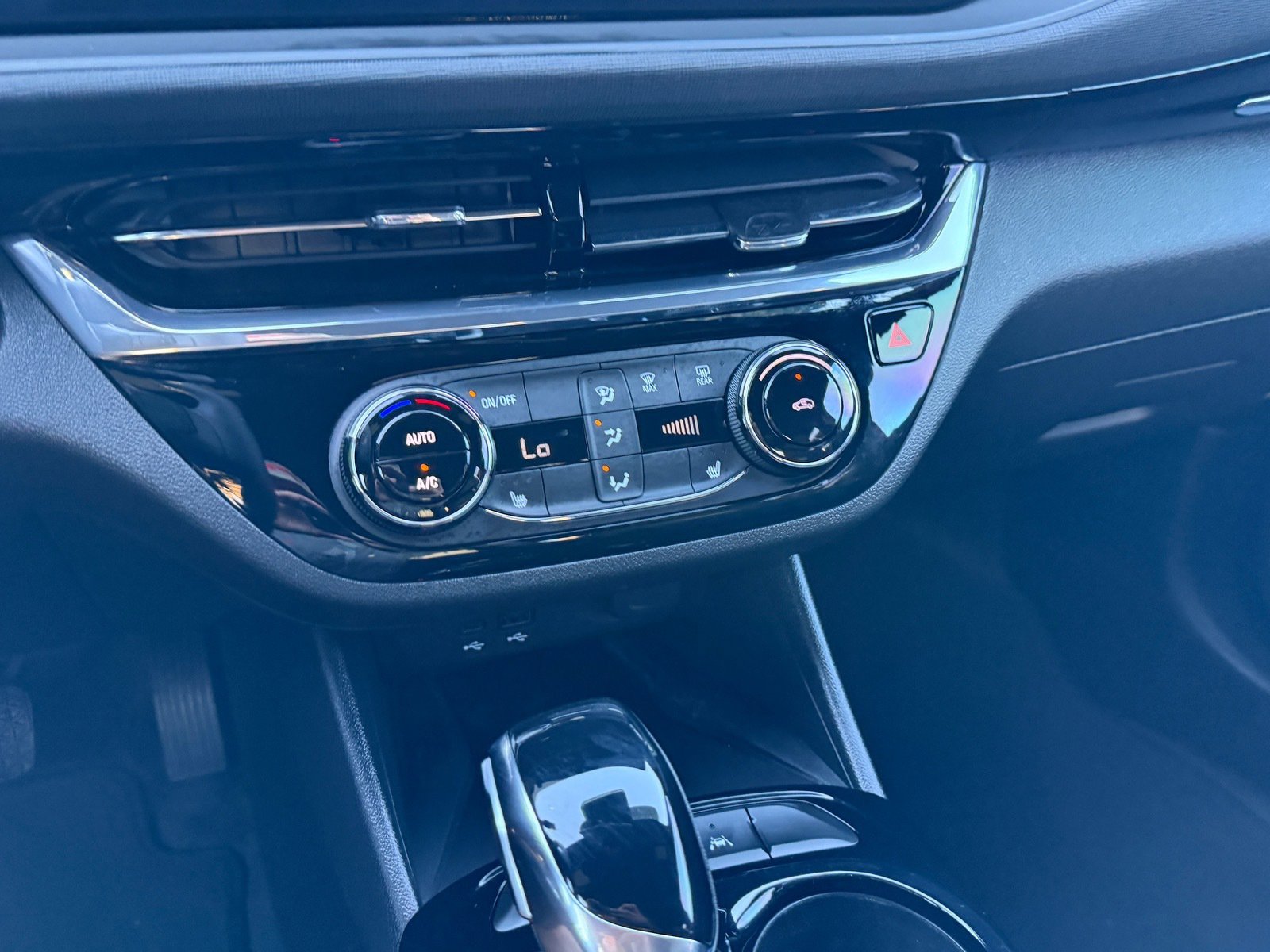 Certified 2025 Buick Envista Sport Touring w/ Convenience I Package image 21