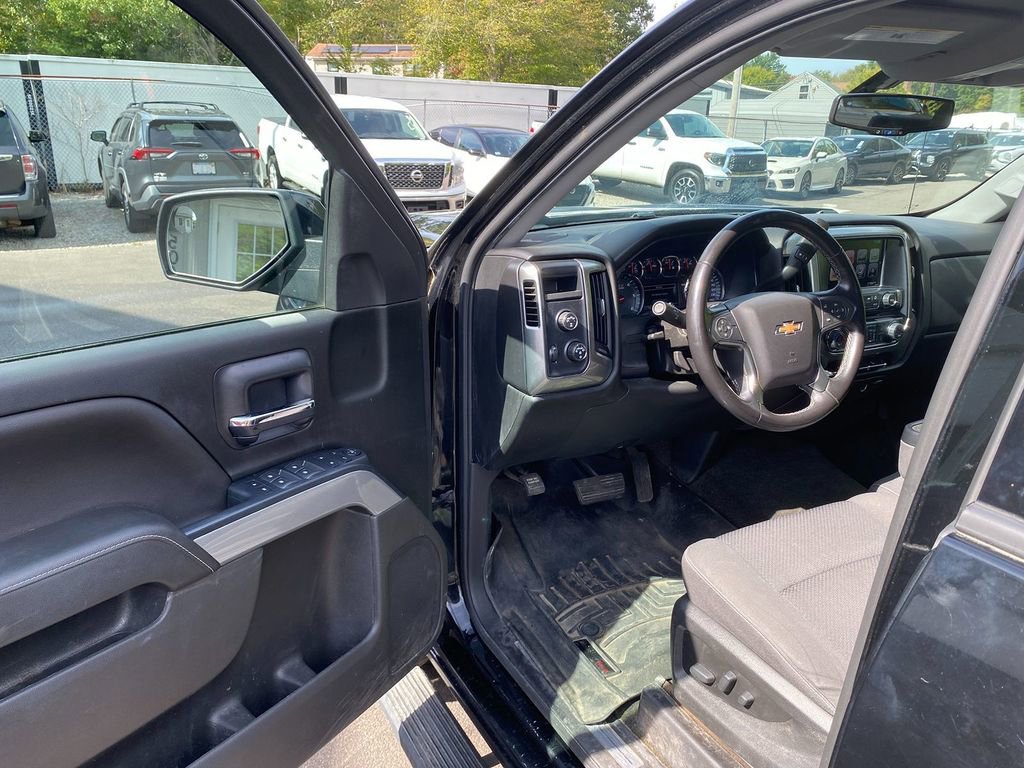 Used 2018 Chevrolet Silverado 1500 LT w/ All Star Edition image 10