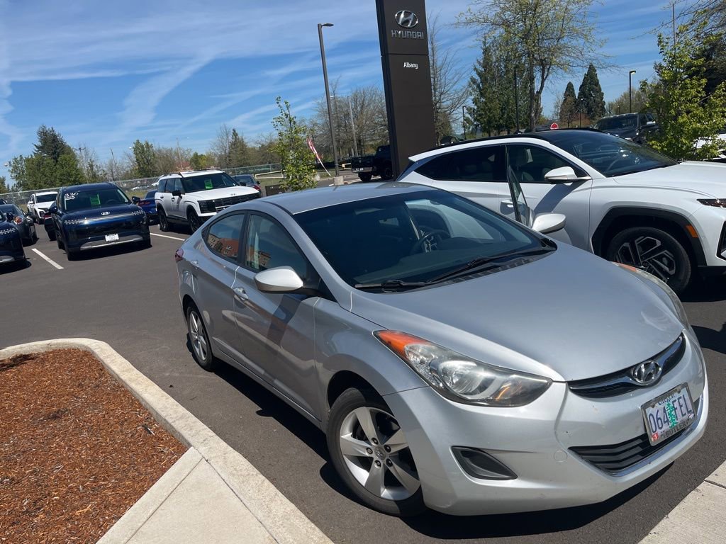 Used 2011 Hyundai Elantra GLS w/ Preferred Equipment Pkg 3 image 2