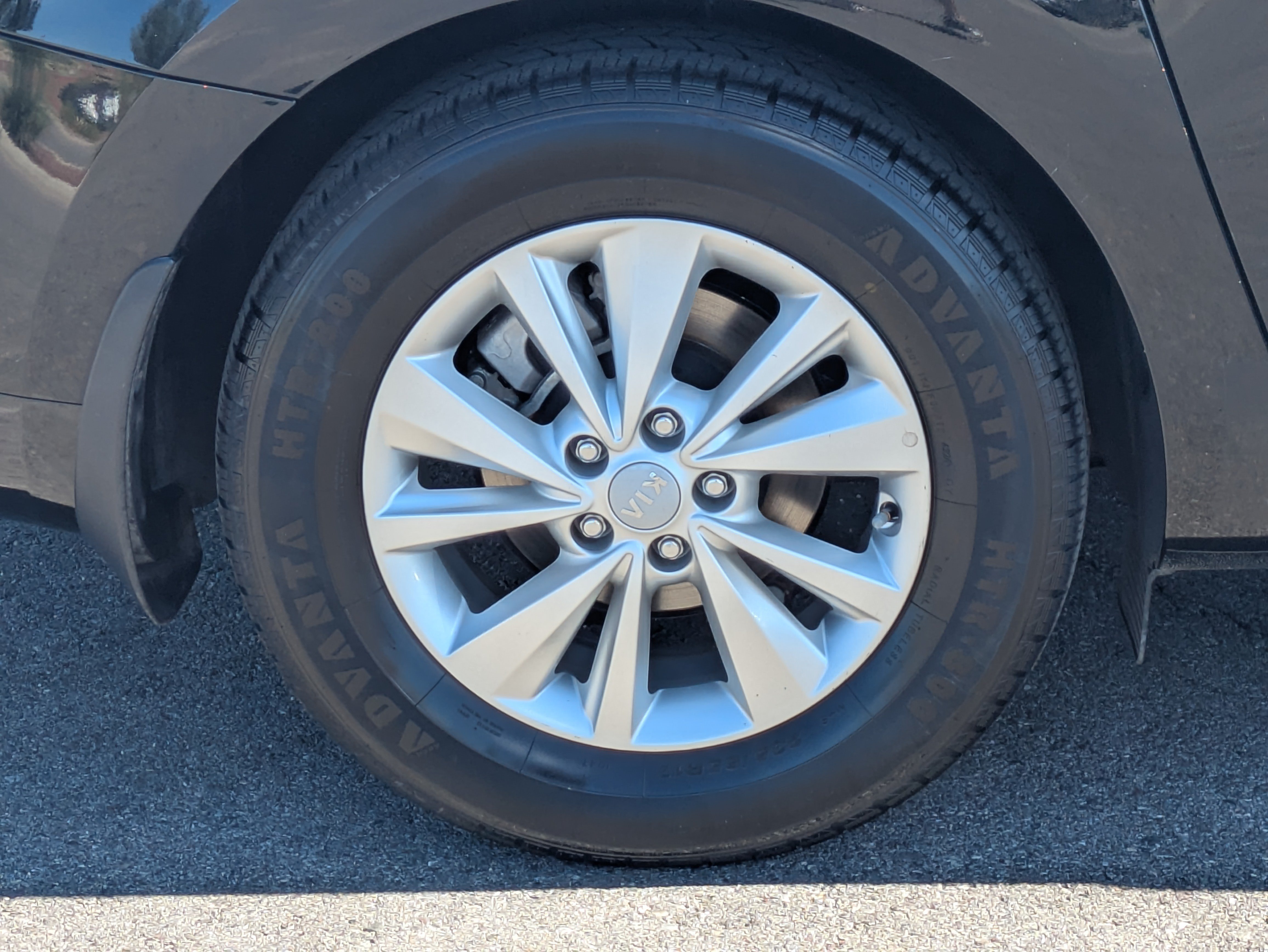 Used 2017 Kia Sedona L FWD image 9