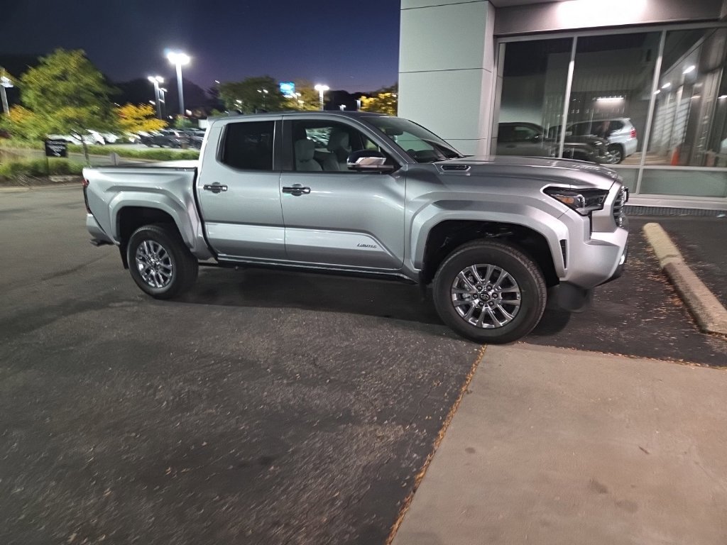 Used 2026 Toyota Tacoma Limited w/ Tow Tech Package AWD/4WD image 22