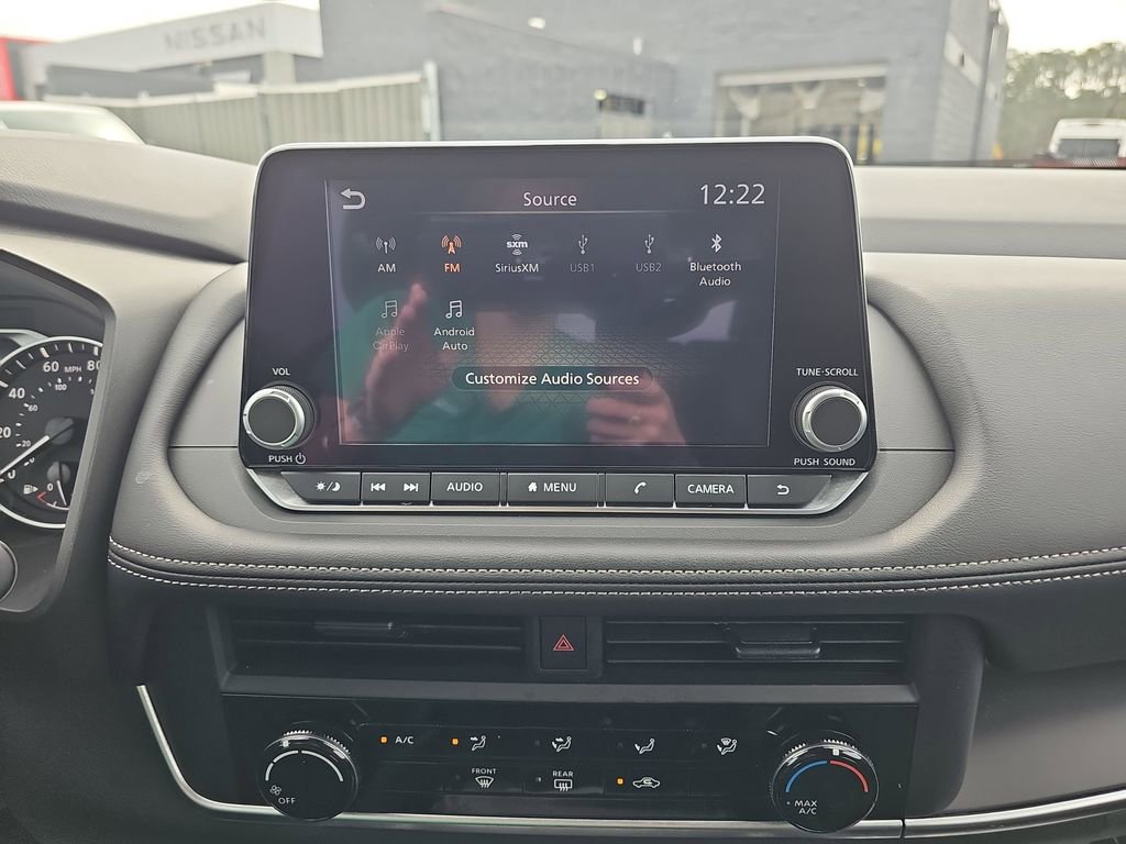 Used 2025 Nissan Rogue S image 24