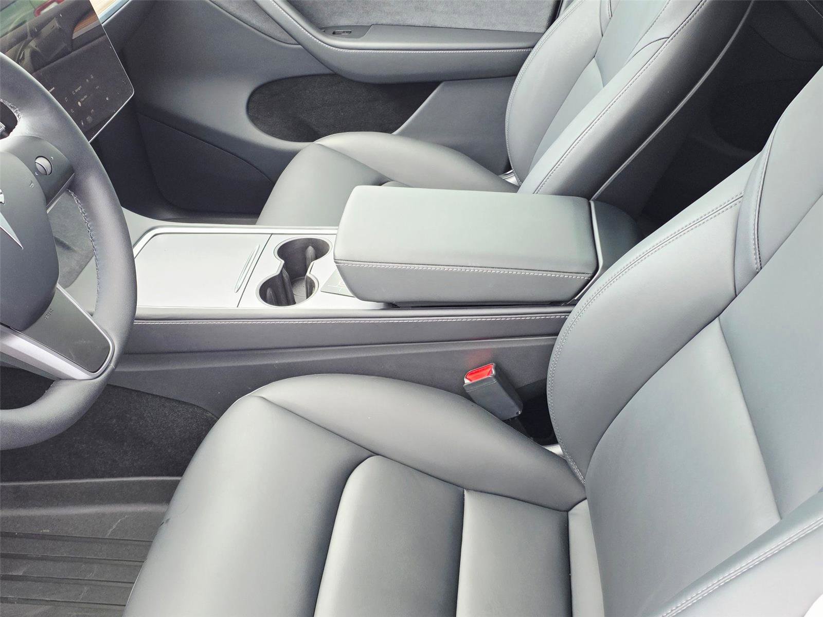 Used 2025 Tesla Model Y Long Range image 11