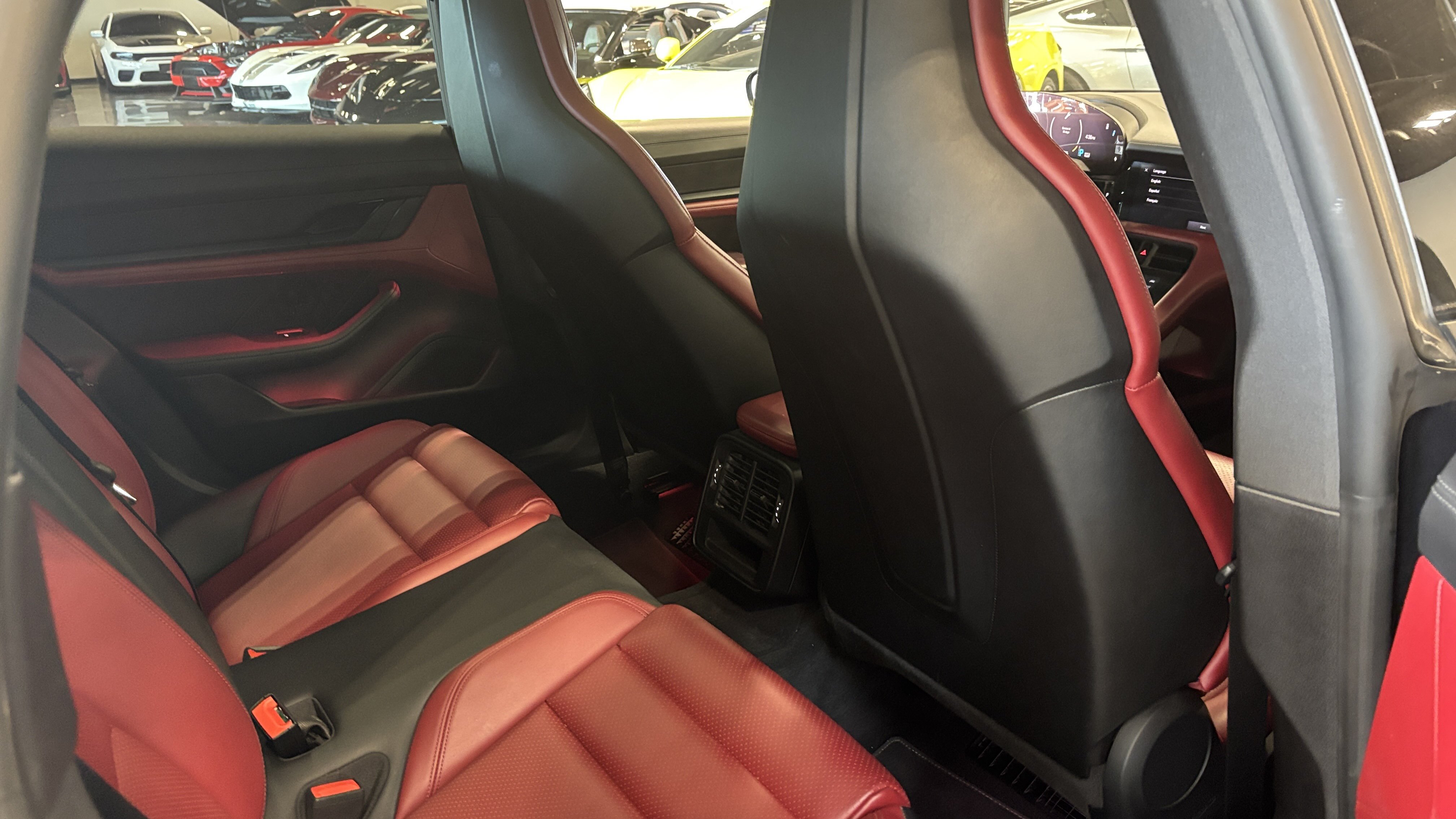 Used 2022 Porsche Taycan RWD image 5