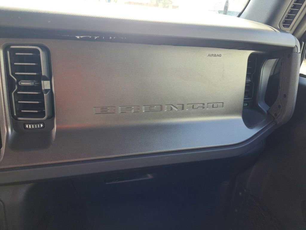 Used 2025 Ford Bronco Badlands image 33
