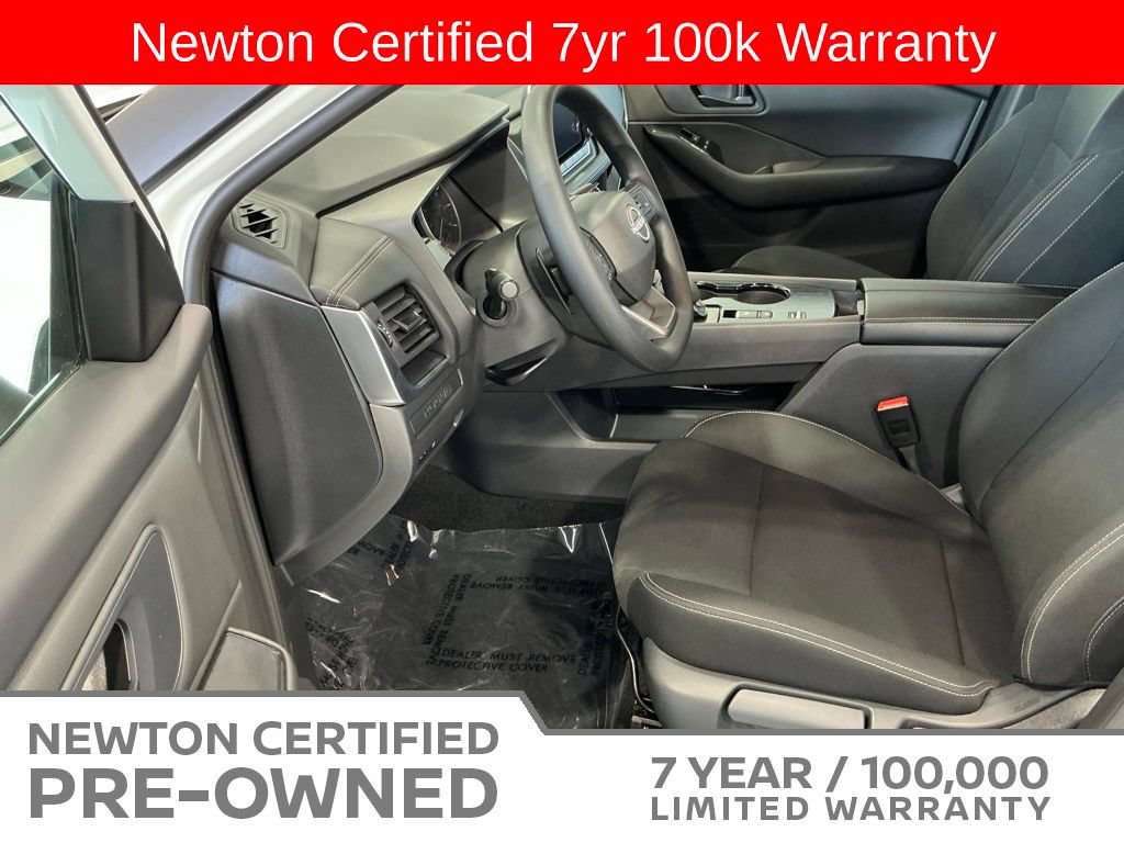 Used 2025 Nissan Rogue S FWD image 4