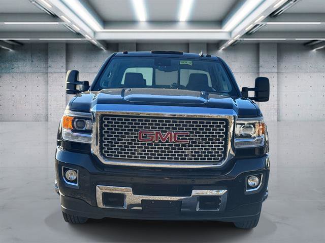 Used 2015 GMC Sierra 3500 Denali image 2