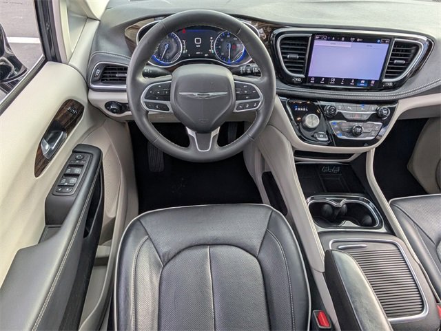 Used 2023 Chrysler Pacifica Limited image 51