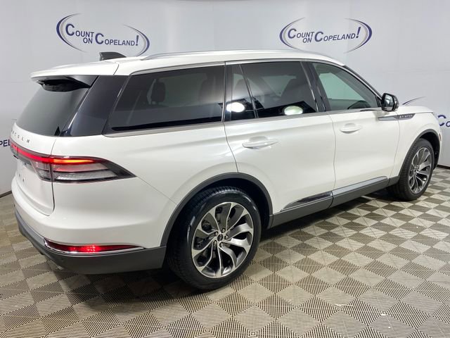 Used 2025 Lincoln Aviator Reserve w/ Illumination Package image 8