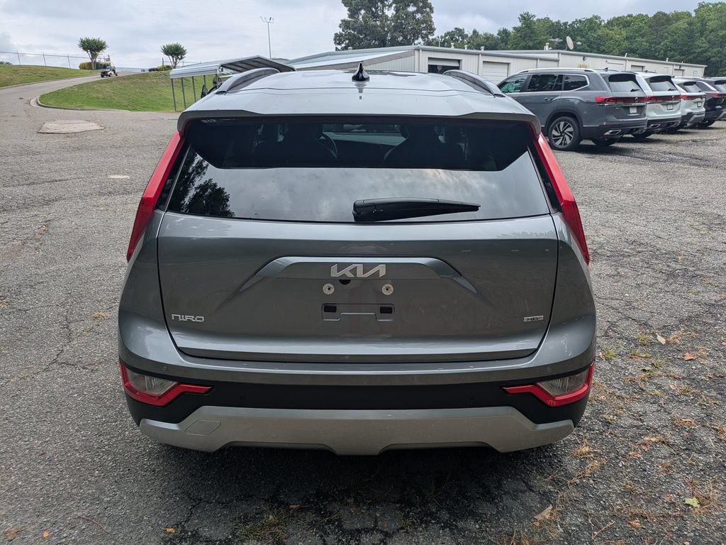 Used 2025 Kia Niro EX FWD image 5