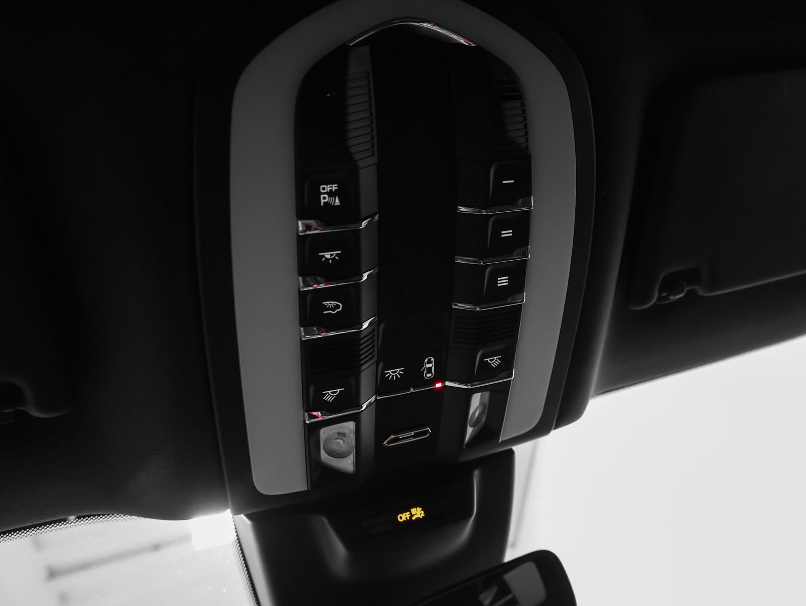 Certified 2023 Porsche Macan S image 39