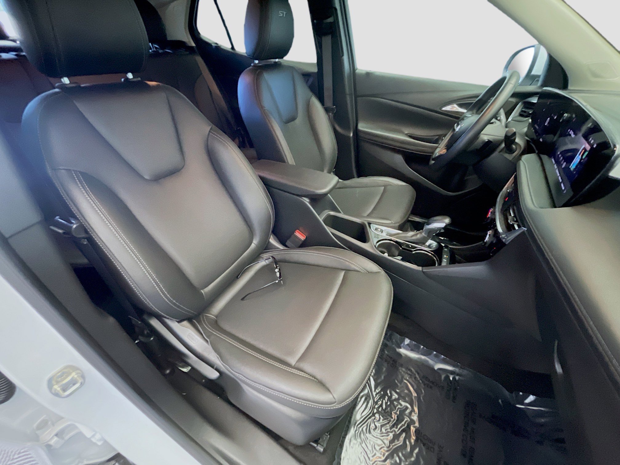 Used 2024 Buick Encore GX Sport Touring image 17