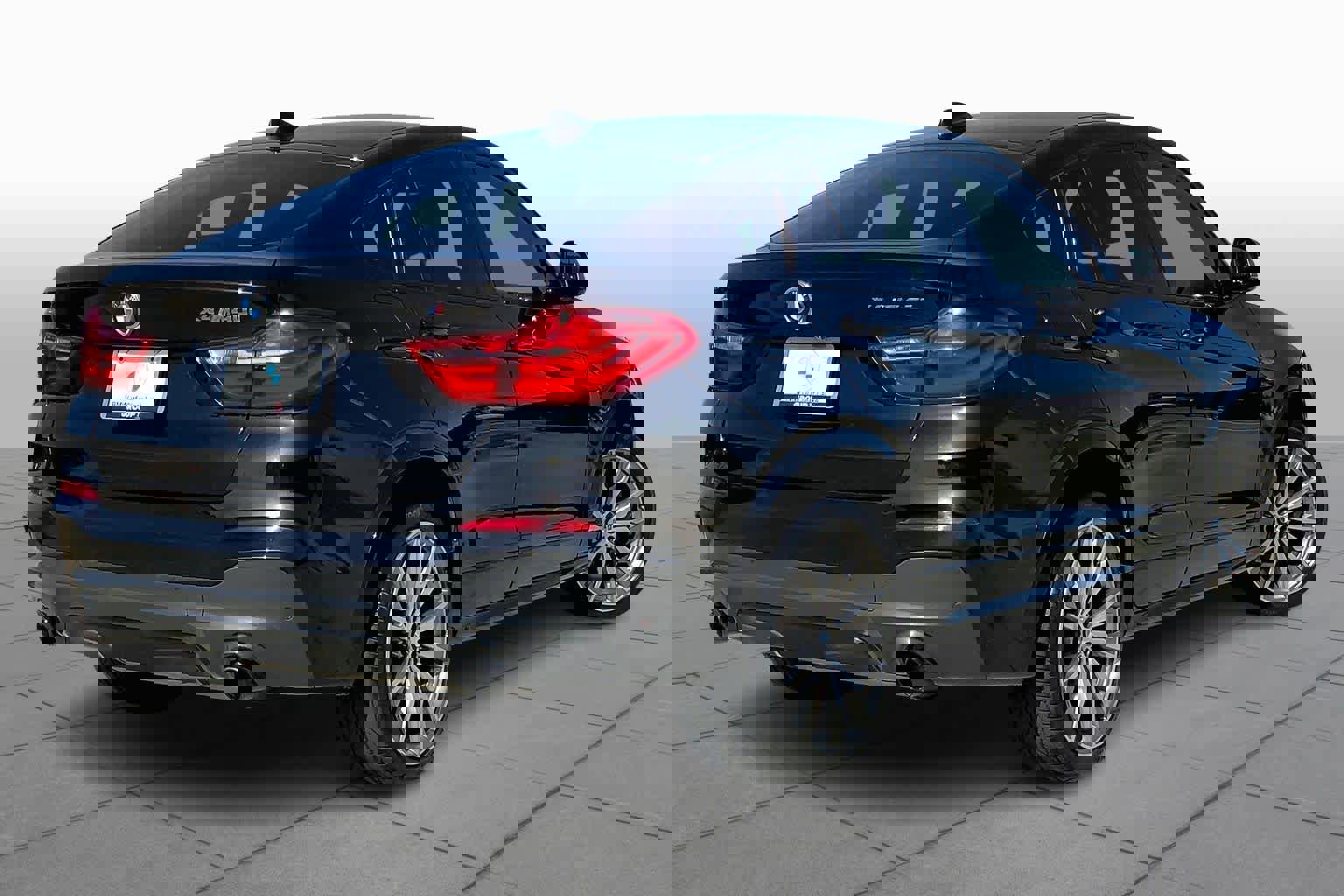 Used 2017 BMW X4 M40i image 13