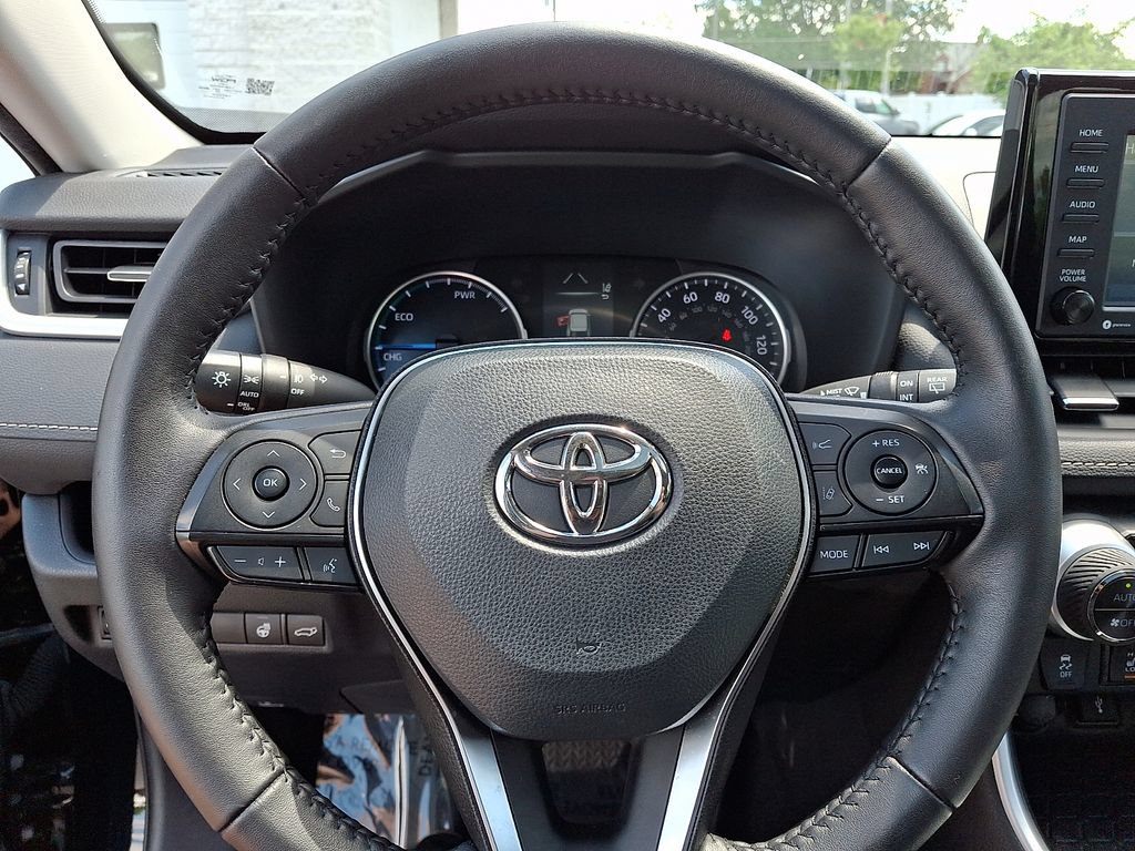 Certified 2022 Toyota RAV4 XLE Premium AWD/4WD image 20