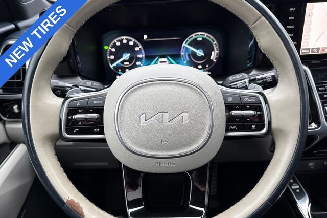 Certified 2023 Kia Sorento SX Prestige w/ Panoramic Sunroof Package image 32