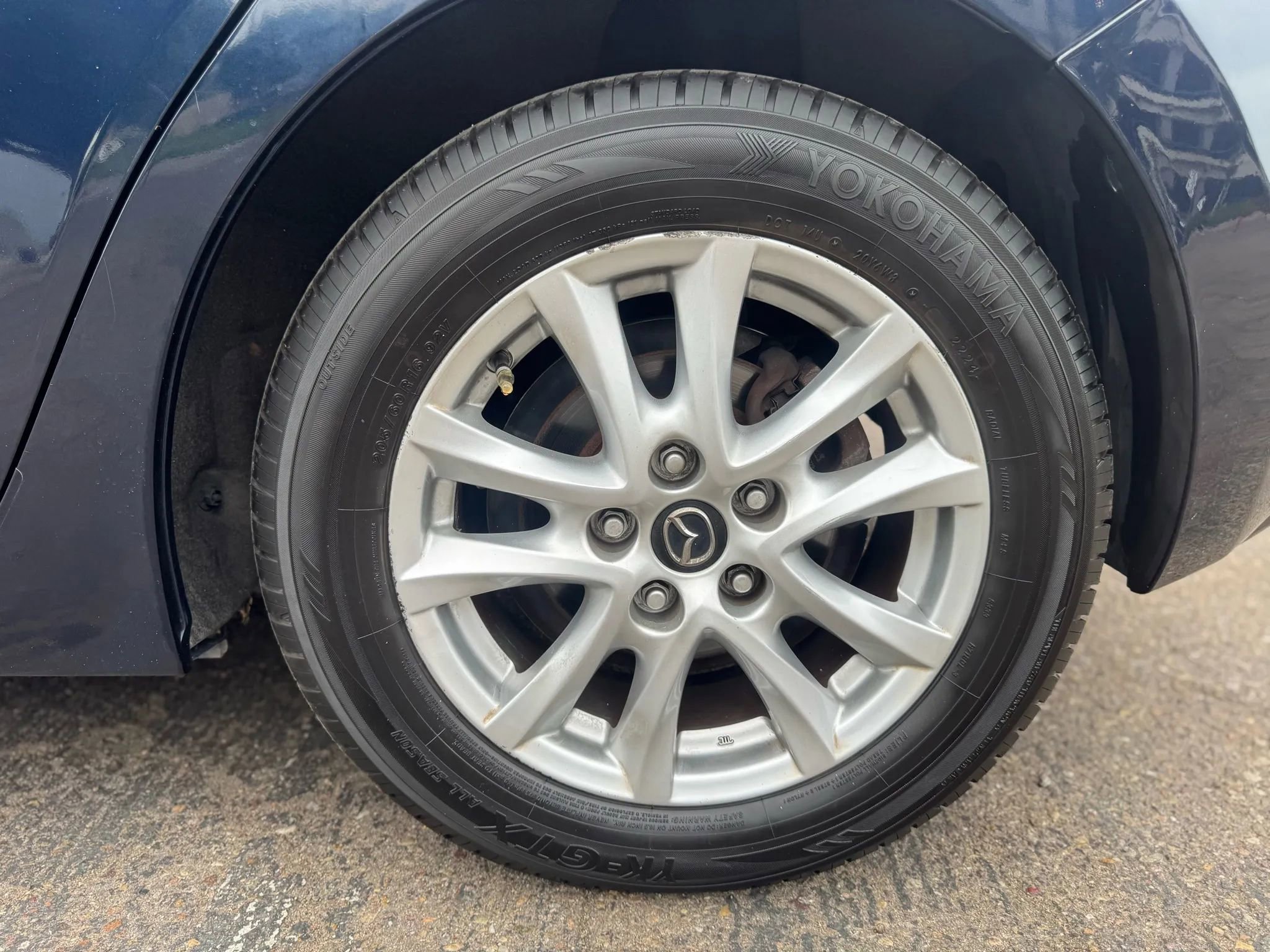 Used 2016 MAZDA MAZDA3 i Touring image 16