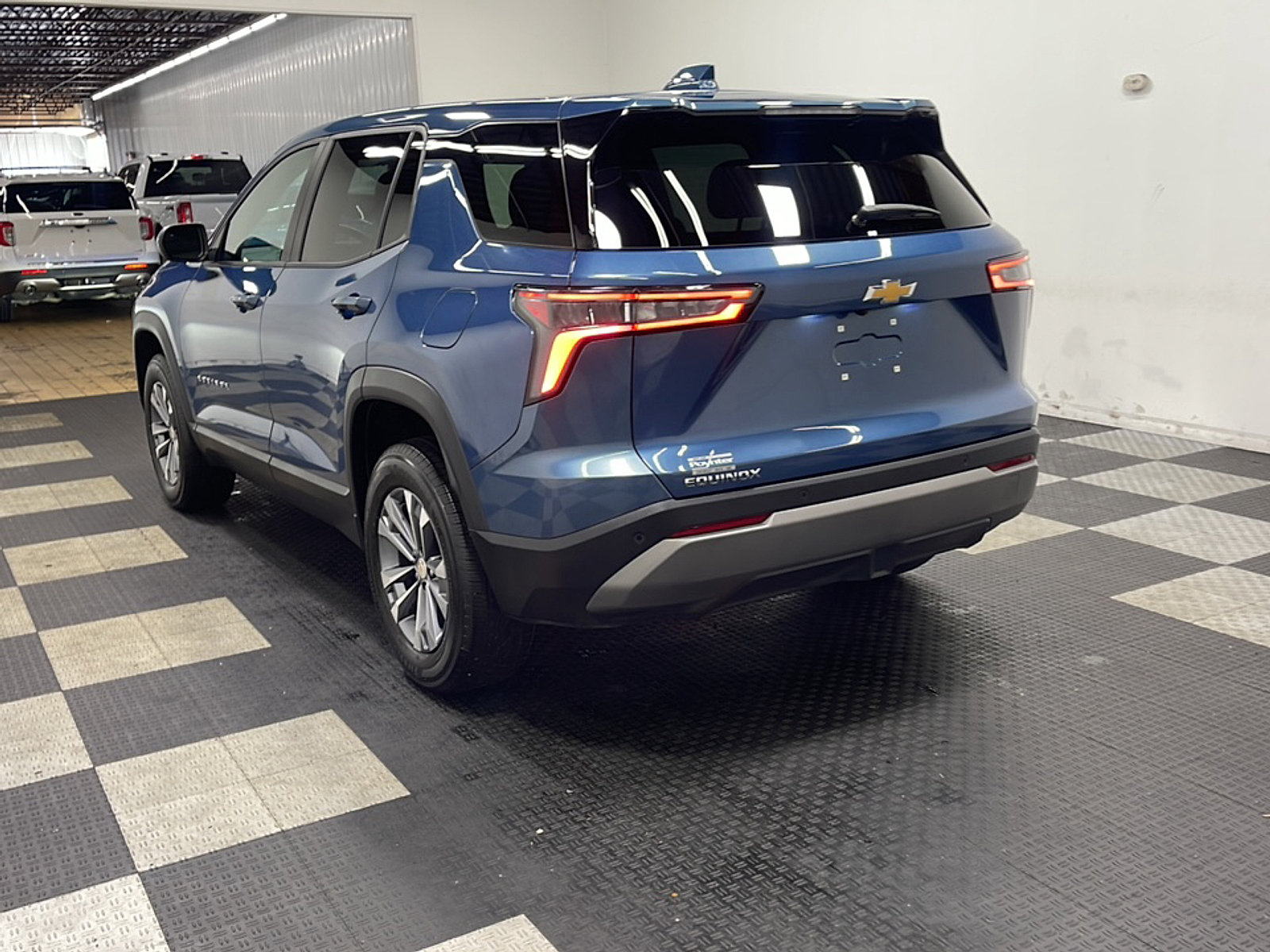Used 2026 Chevrolet Equinox LT w/ LPO, Floor Liner Package FWD image 15