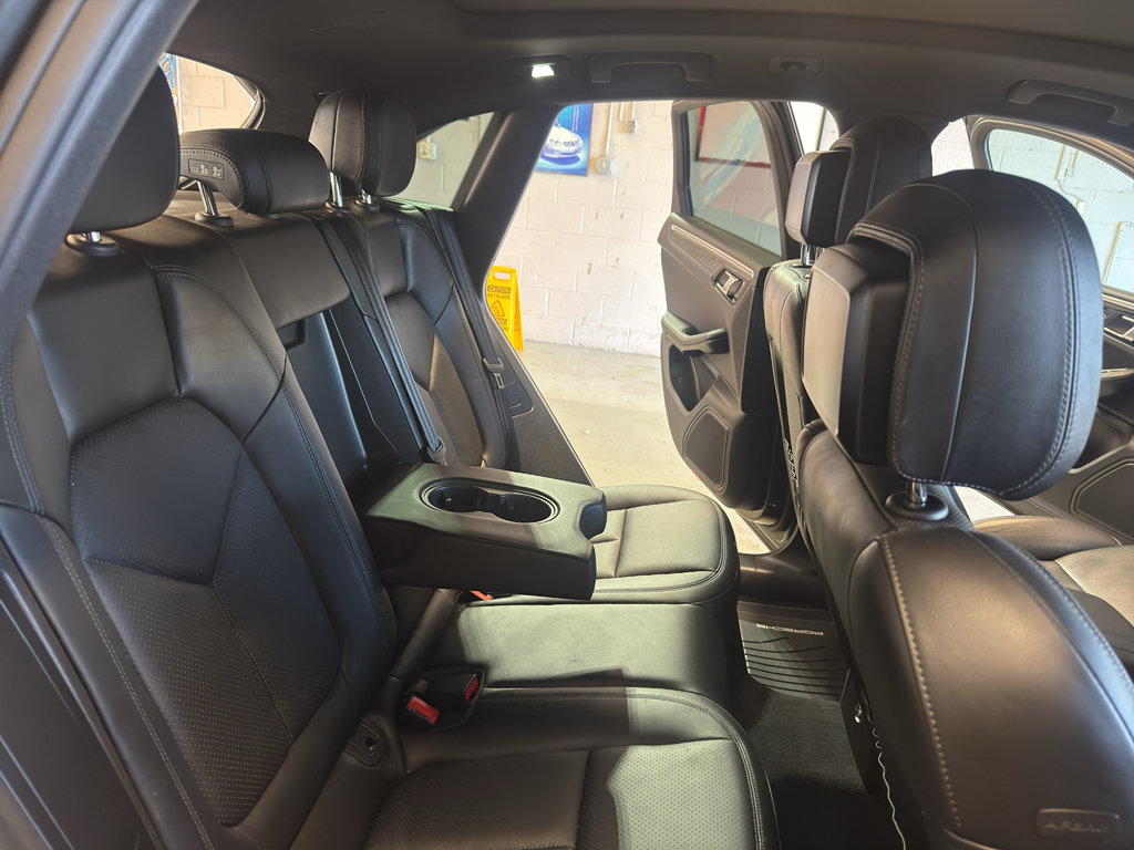 Used 2017 Porsche Macan AWD/4WD image 26