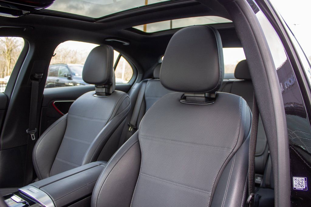 Used 2025 Mercedes-Benz C 300 4MATIC Sedan image 12