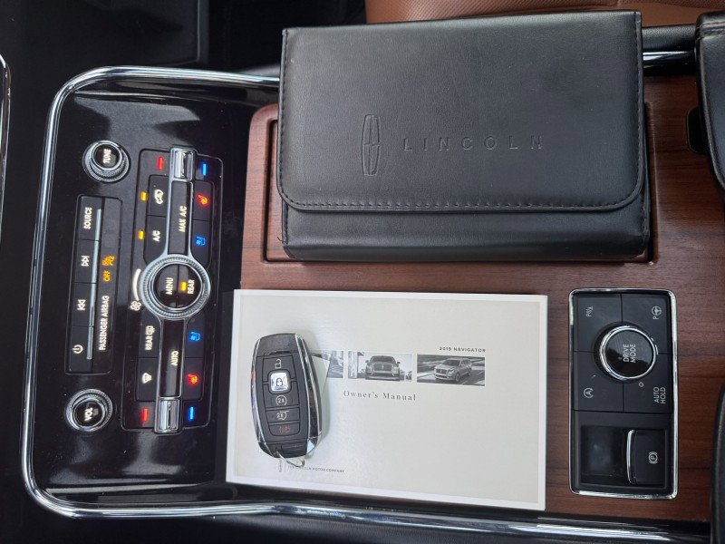 Used 2019 Lincoln Navigator Reserve w/ Cargo Package image 48