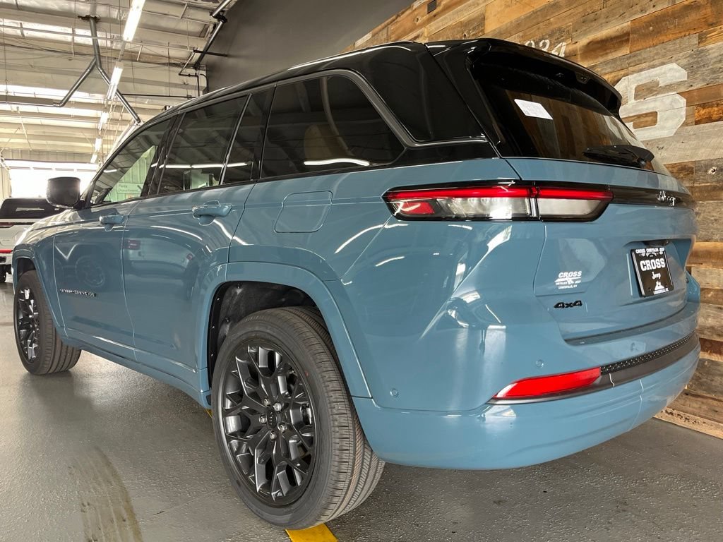 New 2026 Jeep Grand Cherokee Summit w/ Obsidian Package AWD/4WD image 18