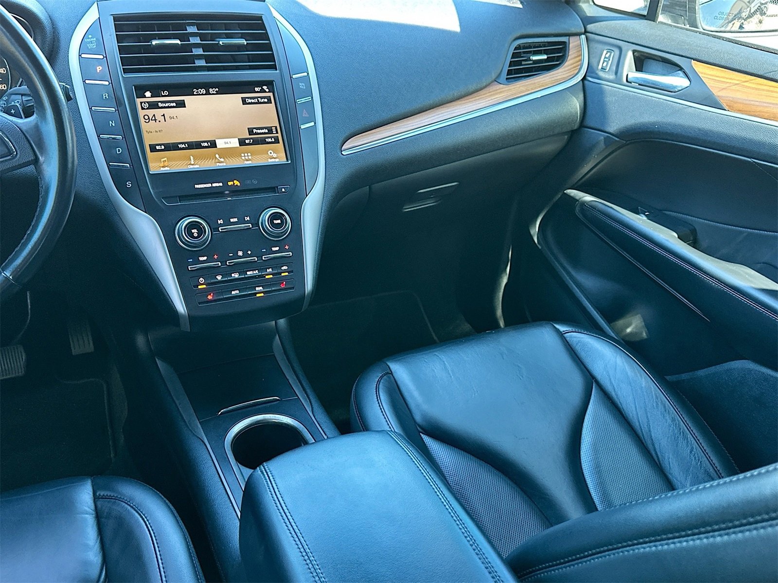 Used 2017 Lincoln MKC Select image 22