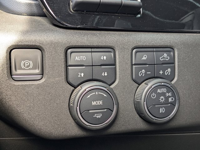 Used 2022 Chevrolet Silverado 1500 High Country w/ Technology Package image 24