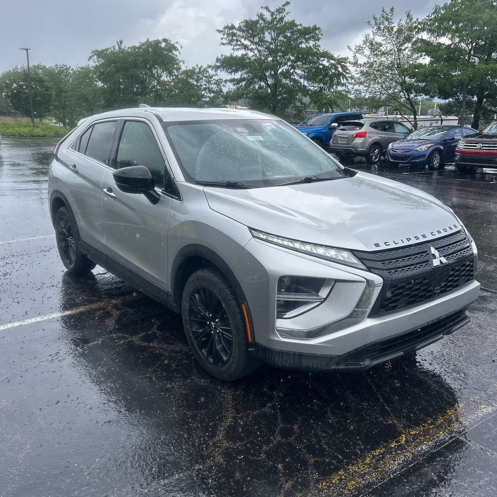 Used 2022 Mitsubishi Eclipse Cross LE AWD/4WD image 4