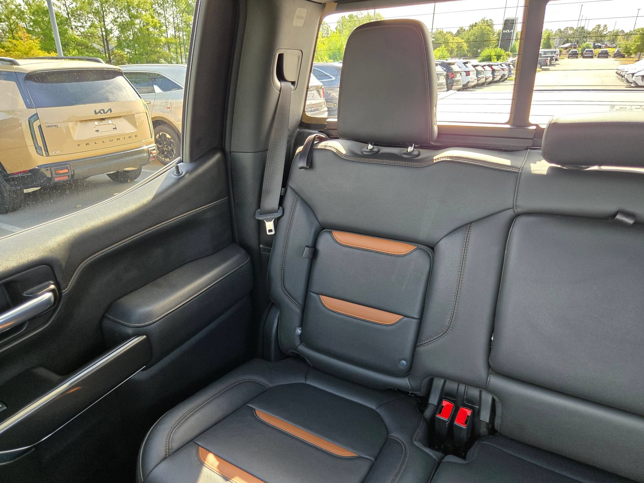 Used 2020 GMC Sierra 1500 AT4 w/ AT4 Premium Package AWD/4WD image 12